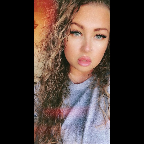 Meet your Posher, Anna - Picture 2 of 6